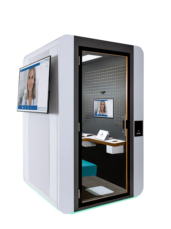 Cabine grand format photographiée en studio sur fond clair